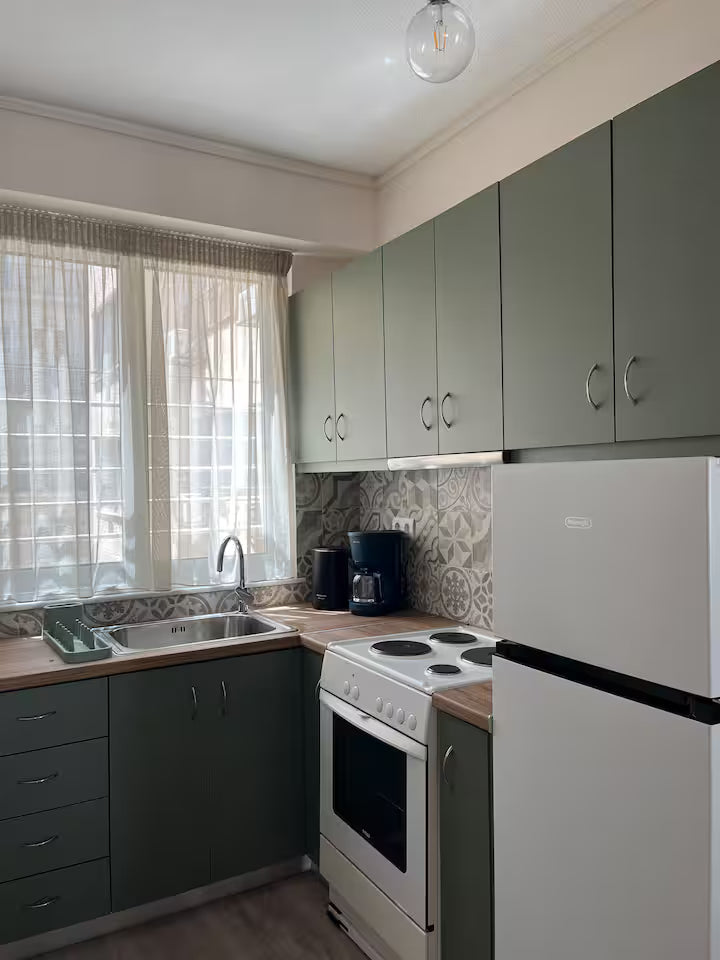 Apollo Apartment kitchen, Athens center rental