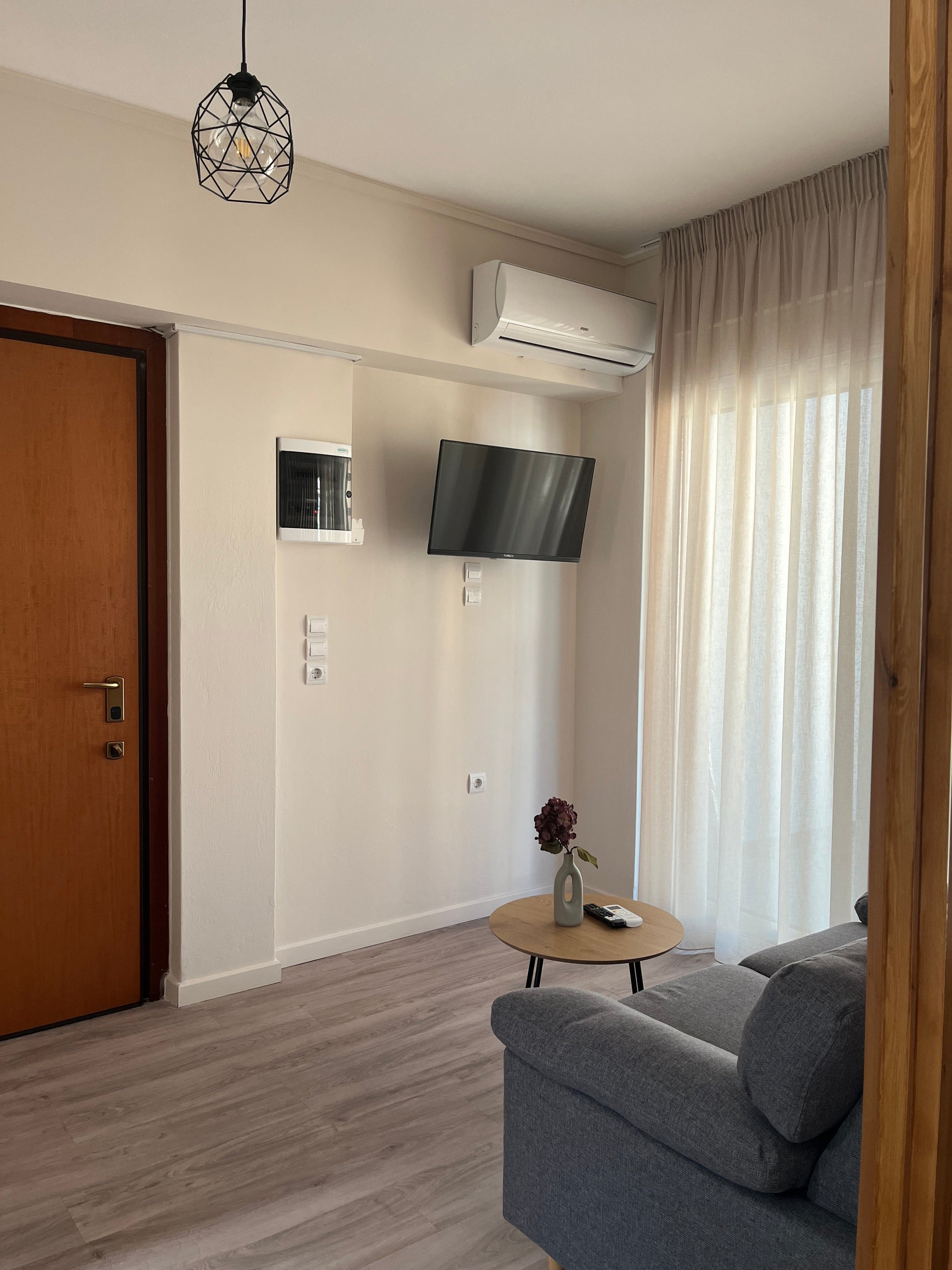 Sunflower Apartment living room, Athens center rental