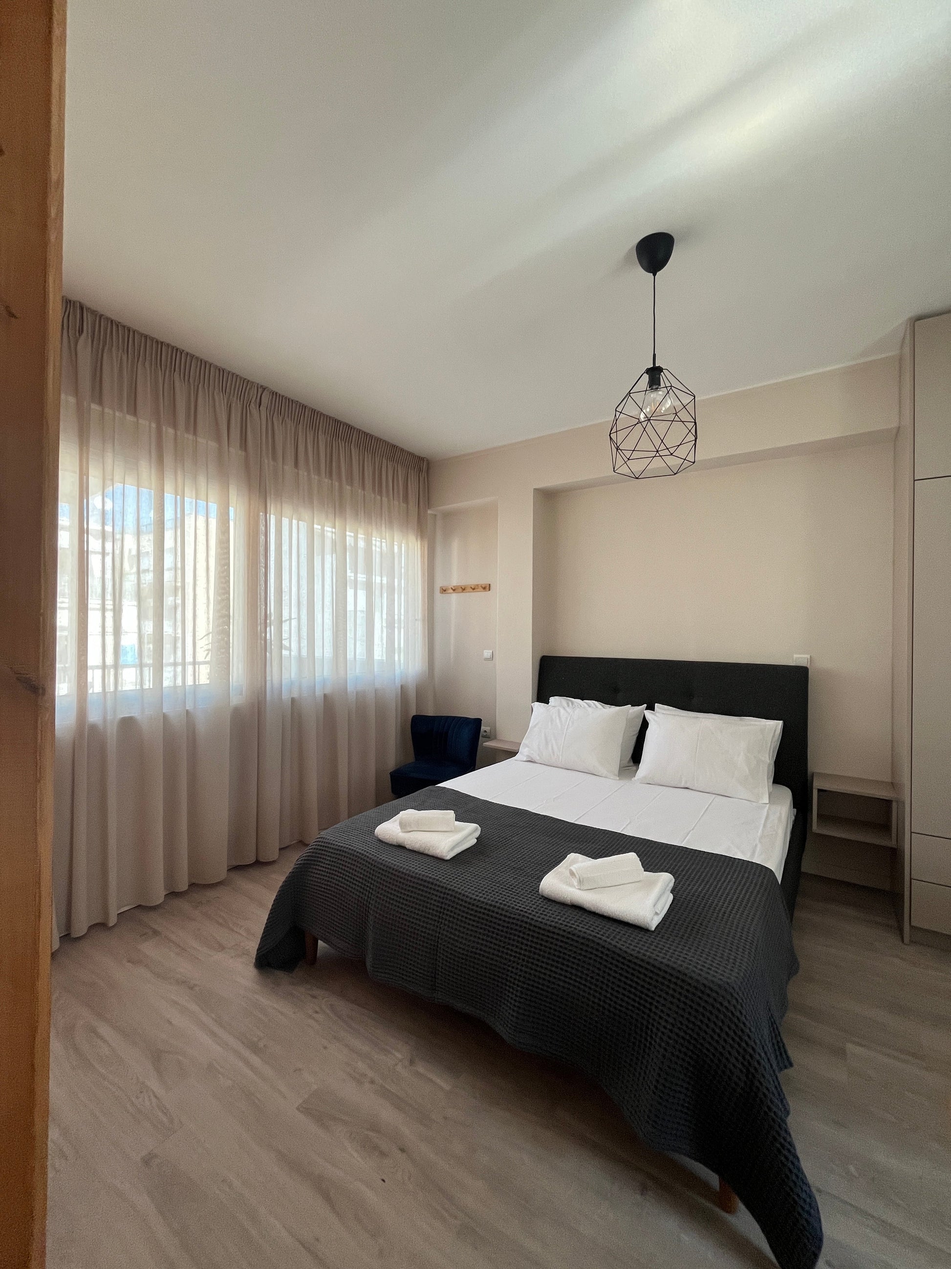 Sunflower Apartment bedroom, central Athens